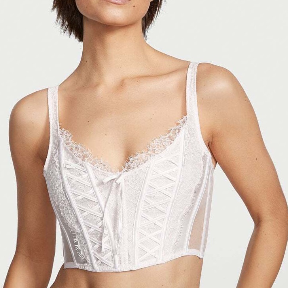Elegant White Lace Bustier